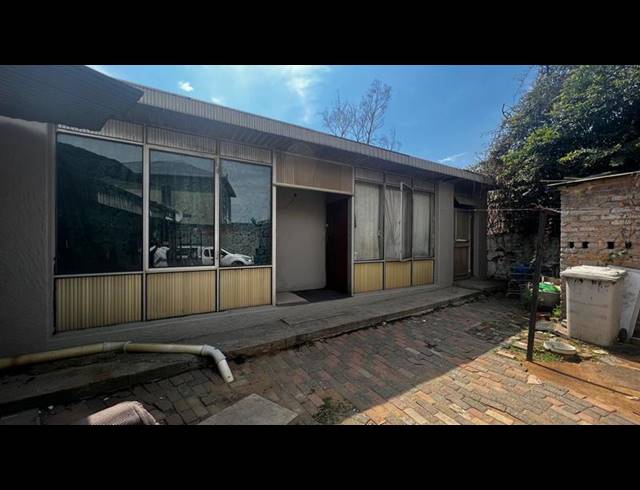 7 BEDROOM HOUSE FOR SALE IN FOREST HILL